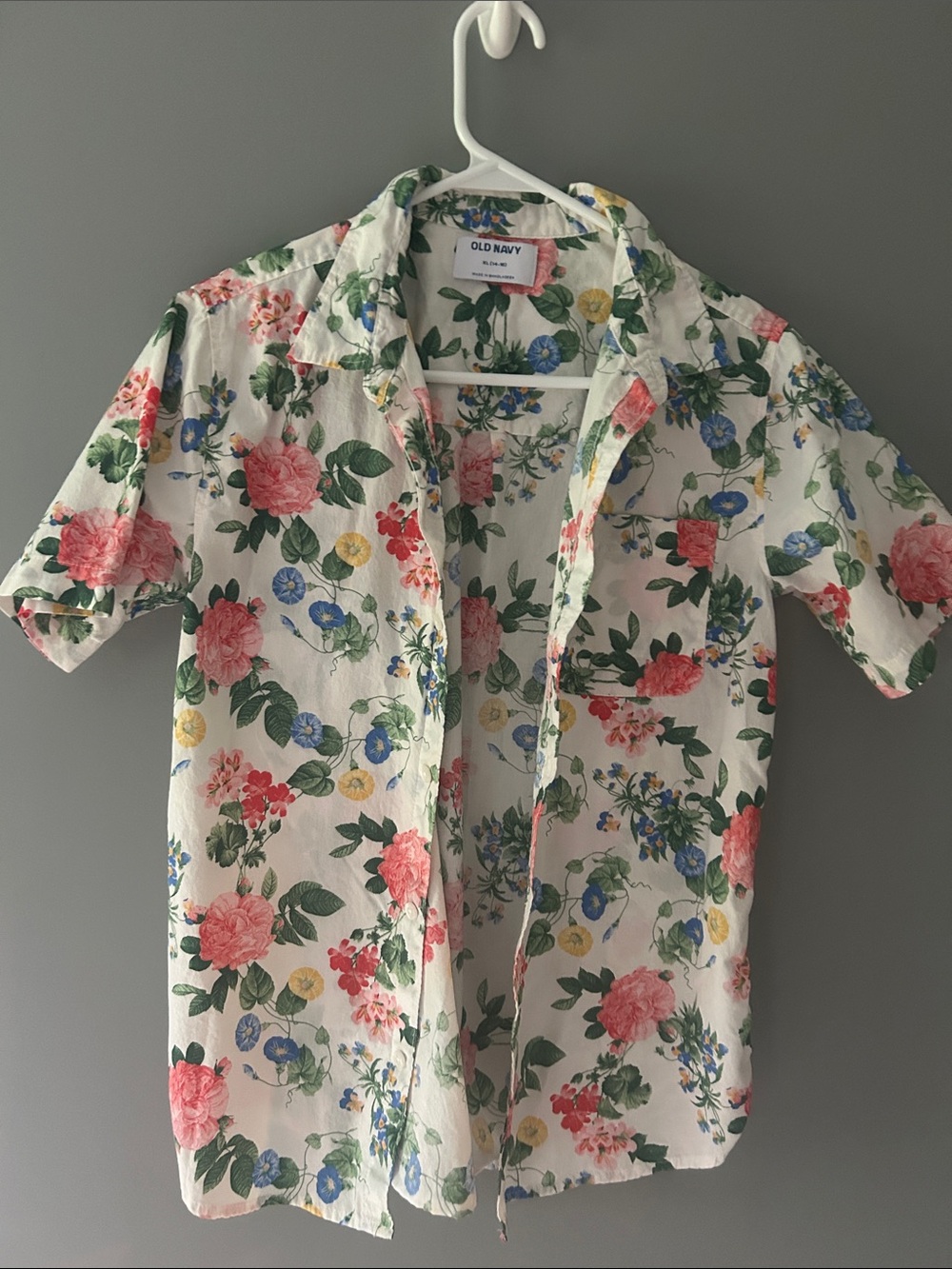 Old Navy White Floral Short-Sleeve Button-Down with Pink, Blue, Yellow Blooms
